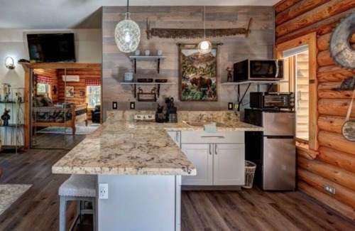 Shasta Lake Apartment | Log Cabin in Redding, CA *Great Reviews*