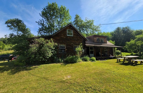 Thornton House | Log Cabin in the White Mountains of New Hampshire