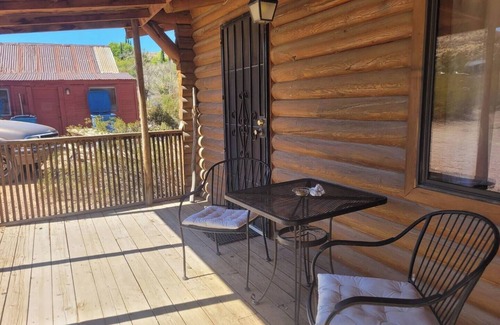 Goodsprings House | Log Cabin near Las Vegas ~ West Bungalow