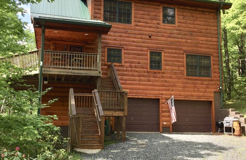 Laurel Springs House | Log Cabin on 9 private acres on Blue Ridge Parkway with gorgeous views