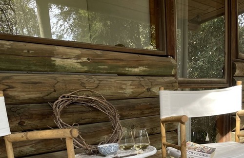 Somers House | Log cabin on hill in Somers