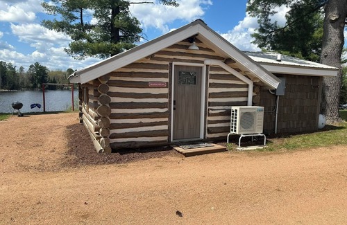 Tomahawk Cabin | Log Cabin on Lake Alice & ATV/UTV Trails, Mama Bear 1-Bedroom