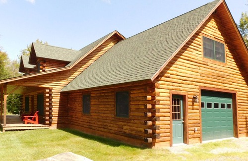 North Troy House | Log Cabin - One Mile From Jay Peak Resort