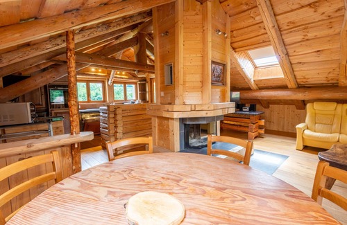 Basse-sur-le-Rupt Ski Chalet | Log cabin, private jacuzzi, pool and sauna access, near La Bresse