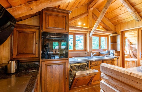 Basse-sur-le-Rupt Ski Chalet | Log cabin, private jacuzzi, pool and sauna access, near La Bresse