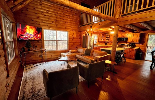 Monroe Cabin | Log Cabin Retreat in Monroe