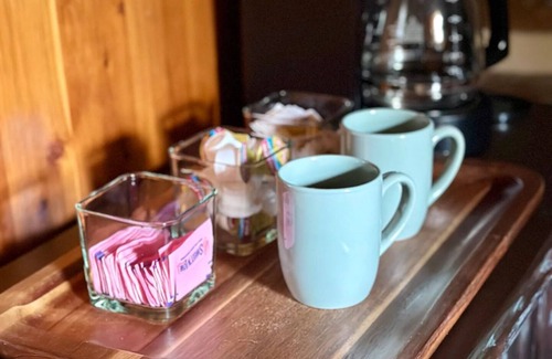 Callands-Gretna House | Log Cabin Retreat/Pet Friendly: Lake, Golf & Wine