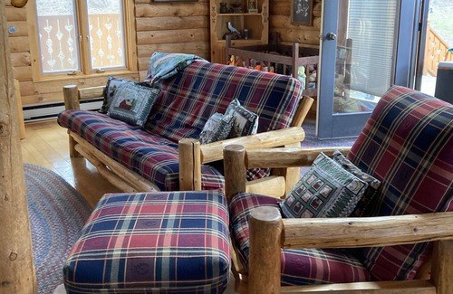 Rapid City Cabin | Log cabin nestled in ponderosa pine - 5 mi between Pactola and Sheridan Lakes