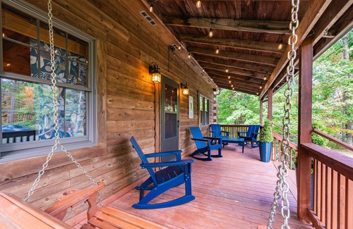 Hico Cabin | Log Cabin w/Hot Tub, Game Room-10 min to NRG