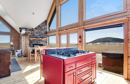 Fairplay House | Log Cabin W Hot Tub, Views &159 Acres for ATV Riding!