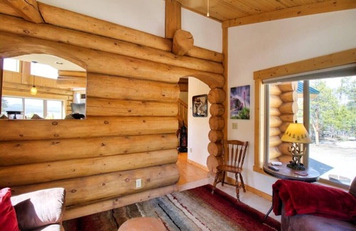 Twin Lakes House | Log cabin with amazing Views and hot tub, pets OK