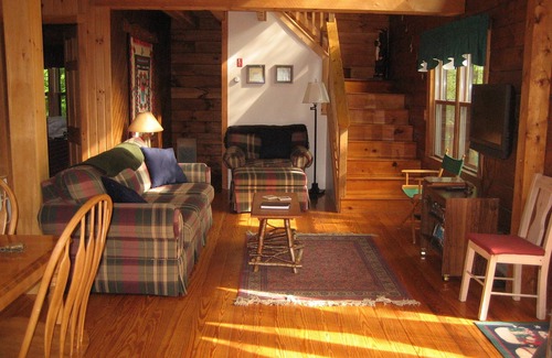 Conway House | Log Cabin with nearby pond, ideal for summer and winter fun - Pets Considered