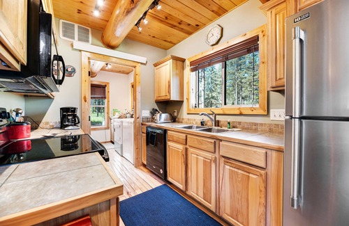 Lead House | Log cabin with private hot tub, fireplaces, decks & game room - near golf course