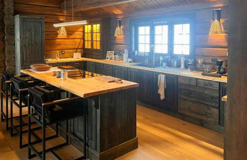 Vikberget House | Log Cabin With Views Over Turufjell