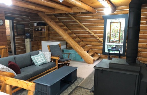 Otter Lake Ski Chalet | Log chalet at only 75 minutes from Ottaw