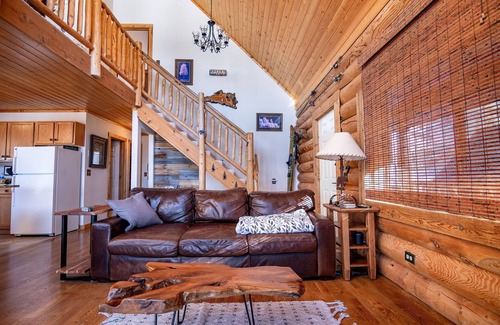 Grand Lake Ski Chalet | Log Chalet with Amazing Views- Special Last Minute Pricing- Book Now!