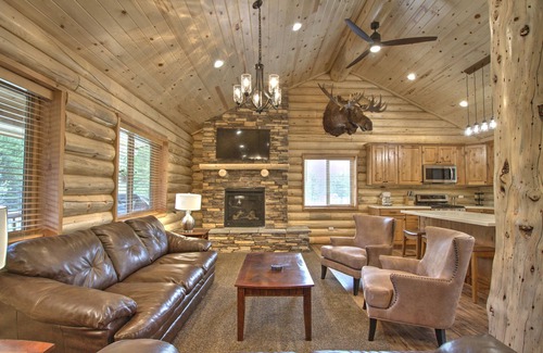 West Yellowstone Cabin | Log home-4.9 miles from Yellowstone's west gate! Great for snowmobiler groups.