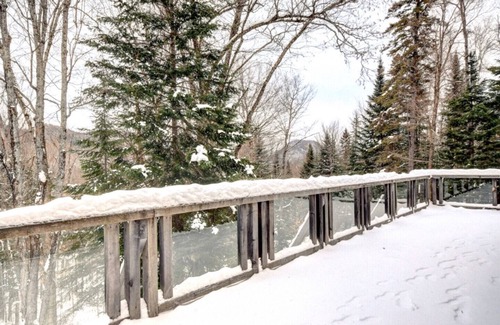Lac Superieur Village Cottage | Log Home authentic #054