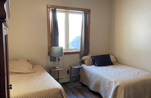 Butte House | Log home near forest service access! Located in SW Montana. Pet friendly!