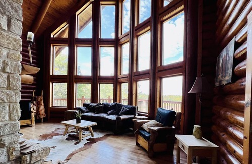Franklin County Cabin | Log home on 42 acres