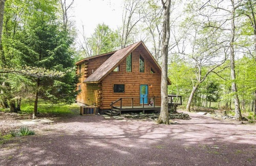 East Stroudsburg House | Log Home on Water- a True Pocono Mountains Gem!