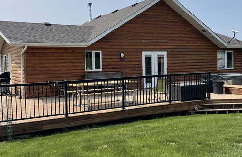Grayson House | Log Home W/King Bed Lakeview at Round Lake Sk