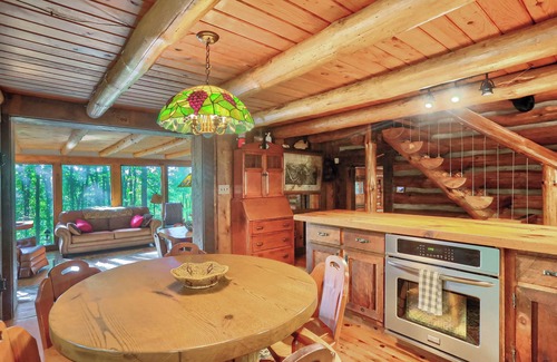 Clarion Cabin | Log Home -WiFi-Pet Friendly-Pavilion