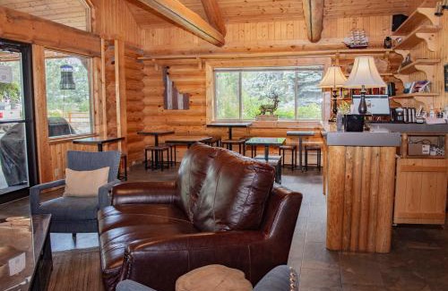 Bonners Ferry Hotel | Log Inn Bonners Ferry