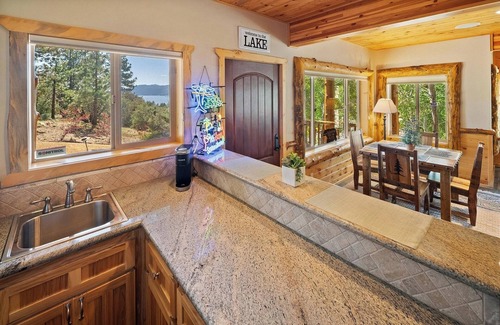 Castle Glen Estates Cabin | Log Styling with Spectacular Lake Views! HOT TUB! Wall to Wall Game Room!