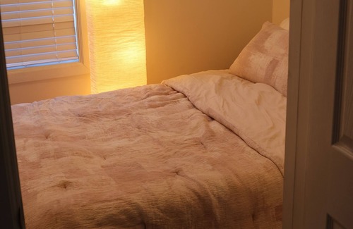 Palmer Square Apartment | Logan Square Loft — Writer’s Retreat Near Blue Line & Cafés