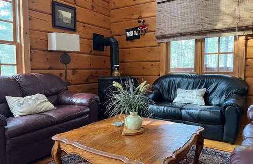 Wilmington Cabin | Logcabin in ADK of Fall Foliage and Winter Whiteface/Lake Placid fun
