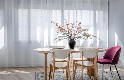 Valence Apartment | Logement 2 chambres spacieux Lit King Verdun parking gratuit