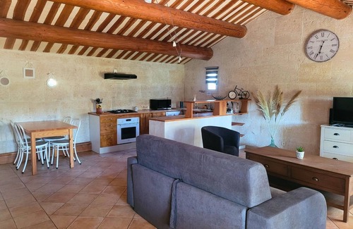 Cabannes Apartment | Logement au Charme Provençal