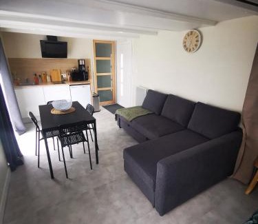 Oyre Apartment | Logement chaleureux avec parking gratuit