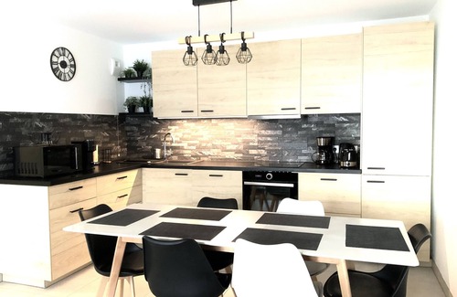 Couronne Urbaine Apartment | Logement Cosy Avec Parking