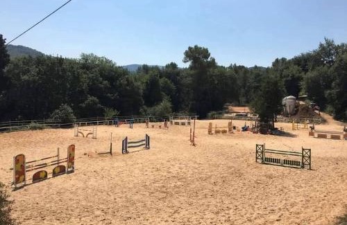 Contes Apartment | Logement dans un centre équestre