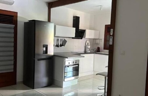 Sainte-Rose Villa | Logement Entier, Équipé D'une Piscine, Piscine à Bulles, Privée