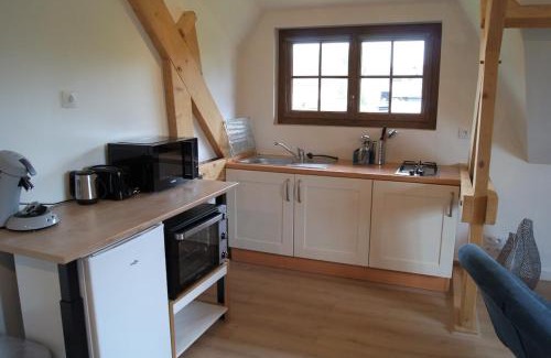 Saint-Jean-du-Cardonnay Apartment | Logement entier indépendant avec espace extérieur