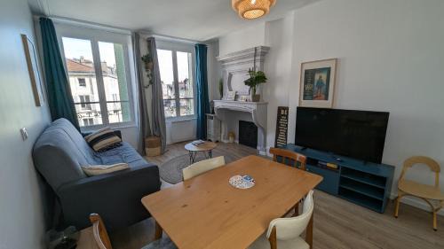Verdun Apartment | Logement MAZEL - Hypercentre - Parking et Gare proche - WIFI - Spacieux et Moderne - Tout confort - Géré par PrestaZen'Services