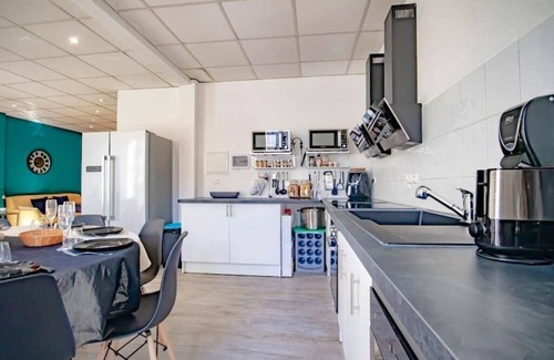 Clermont-l'Herault Apartment | Logement spécial groupe - 310 m² - Work&Play 1 1