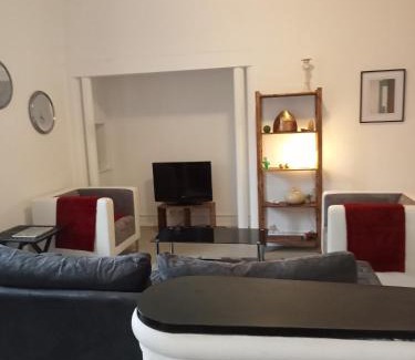 Montceau-les-Mines Apartment | Logement spacieux et lumineux