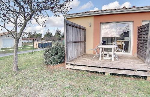 Jonzac Apartment | Logement thermale et de tourisme Les Acacias 1