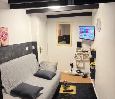 Deuil-la-Barre Apartment | Logements jacuzzi silencieux