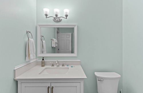 Surf City Hotel | Loggerhead Inn & Suites - Two Queen Suite in hotel in Surf City, North Carolina
