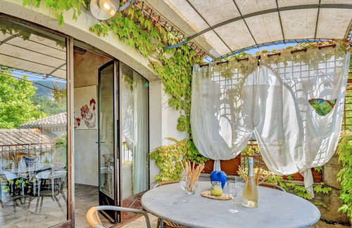 Oppede Condo | Loggia 8 Laurier | Résidence Les Petitons