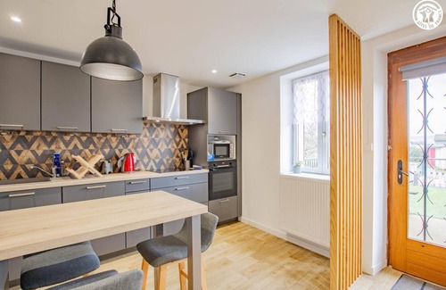 Epertully House | Logis Aghéma - Epertully