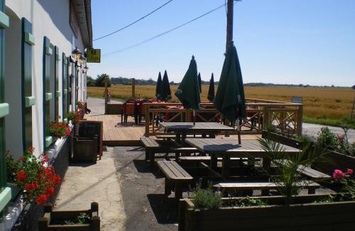 Le Crotoy Hotel | Logis Auberge De La Dune - Hôtel & Restaurant