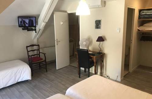 Autoire Hotel | Logis Auberge de la Fontaine
