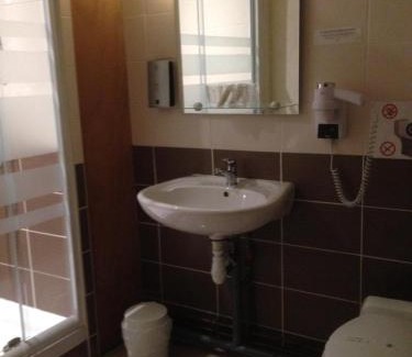 La Rothiere Hotel | Logis Auberge De La Plaine