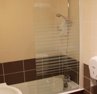 La Rothiere Hotel | Logis Auberge De La Plaine